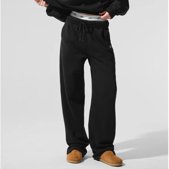 ALO Yoga Accolade Straight Leg Sweatpant, Black Size XS - Picture 4 of 4